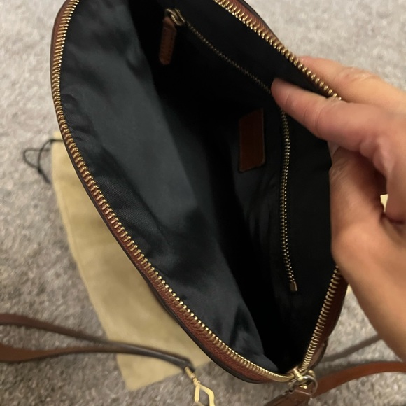 Burberry
Orchard Crossbody Bag House Check Canvas and Leather. - Picture 6 of 10